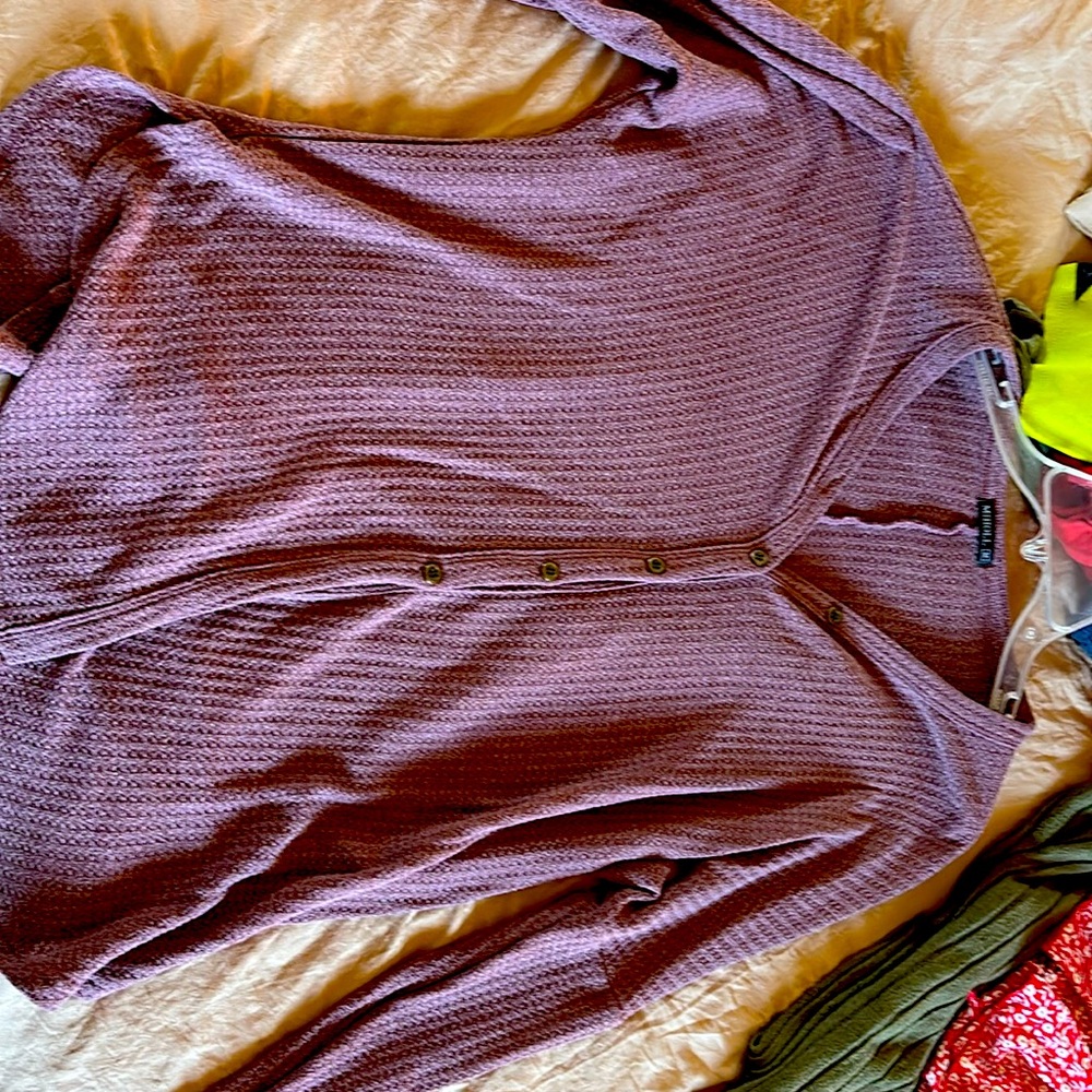 Long sleeve tee